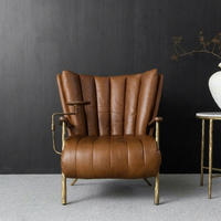 Canapé-lit en cuir véritable de style médiéval avec finition vieillie, structure en fer forgé, design antique pour usage hôtelier