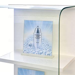 Vitrine de présentation haut de gamme en bois et verre sur pied avec étagères pour parfums et produits de beauté - Product Image 5