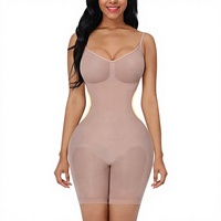 Culotte gainante une pièce style boxer, effet ventre plat et rehausseur de fesses, avec soutien-gorge intégré et bretelles de maintien, modèle européen-américain