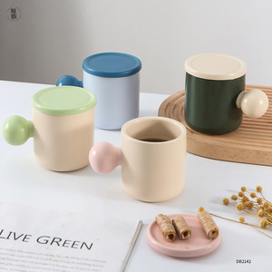 Tasses en céramique personnalisées avec couvercle et poignée, finition mate, tasse cadeau pour usage domestique - Product Image 5