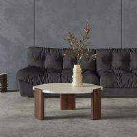Table basse contemporaine Haavk en bois massif, forme marbre, écologique et durable pour salon