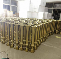 Vases trompettes hauts en métal doré de luxe, grands et carrés, pour centres de table de mariage et décoration de fête (vente en gros)