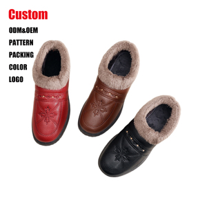 Precio al por mayor de fábrica: Zapatos casuales cómodos de invierno para mujer con suela suave antideslizante, ideales para madres. Soporte para el mercado de África y el mercado marítimo. Envío marítimo disponible. - Product Image 1