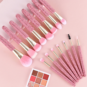 Fantasy - Juego de 15 Brochas de <span class=keywords><strong>Maquillaje</strong></span> Profesionales con Diamantes de Imitación Rosas, Mango de Diamantes de Imitación, Pelo Sintético Vegano, No Testeado en Animales, Brillante - Product Image 1