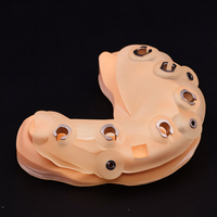 Guide chirurgical personnalisé pour implants dentaires, modèle numérique CAD/CAM avec manchons métalliques pour laboratoire dentaire