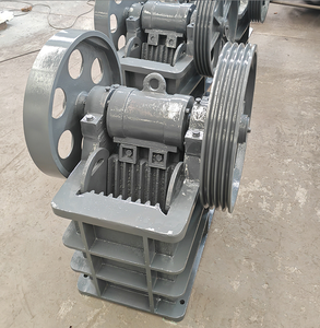 Petit concasseur à mâchoires pour la fabrication de construction utilisé pour écraser la <span class=keywords><strong>pierre</strong></span> de minerai de galets avec composants de noyau de roulement de moteur - Product Image 1
