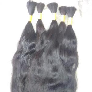 100% pelos crudos indios a granel Cabello humano indio. 100% Textura natural Cabello humano rizado profundo indio virgen a granel. Producto más vendido - Product Image 1