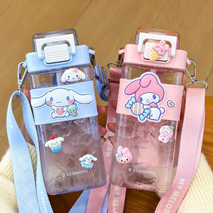 Botella de agua de plástico Sanrio Pochacco de 500 ml, portátil con correa, taza para beber de verano para niños, diseño de dibujos animados para niñas - Product Image 4