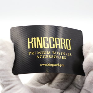 Tarjetas de visita de lujo con impresión de plástico negro dorado cepillado personalizado - Product Image 4