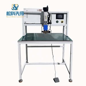 Machine de soudage par points manuelle à bas prix pour batteries 18650, machine portable de fabrication de batteries - Product Image 1