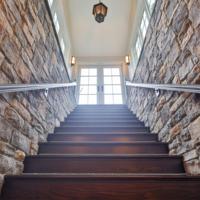 DB Maßgefertigte Retro-Innentreppe mit Geschlossenen Stufen Gerade Treppe mit Holzstufen