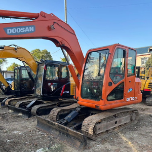 Excavadora Usada de Alta Calidad Doosan DH70-7 Modelo 2020, 7 Toneladas de Peso Operativo, Motor PLC, Caja de Cambios, en Stock - Product Image 1