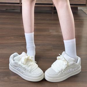 Chaussures de sport décontractées unisexes, style Hong Kong tendance automne-été 2026, baskets blanches à semelle épaisse pour étudiants - Product Image 1