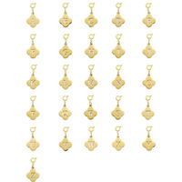 Pendentifs et breloques romantiques en acier inoxydable plaqué or 18 carats PVD, motif pétale de fleur, 26 lettres A-Z, avec boucle élastique