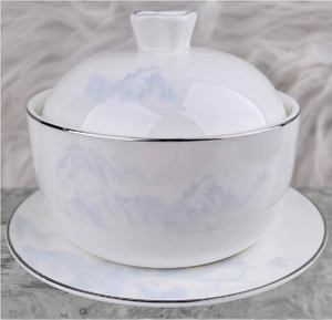 Bol à ragoût en porcelaine fine avec bord doré et couvercle, motif en relief, pour soupe et dessert - Product Image 2