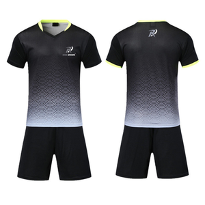 Tenue de foot personnalisée de qualité supérieure, sublimation, 100 % polyester, design unique, vêtements de foot, uniformes de foot - Product Image 4