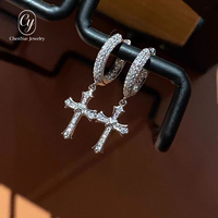Boucles d'oreilles pendantes tendance Hip Hop en forme de croix, entièrement incrustées de zircon, design couple, brillantes et étincelantes, unisexe, pour tous les jours et les soirées