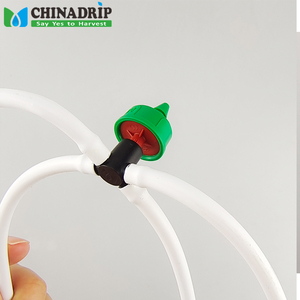 Système d'<span class=keywords><strong>arrosage</strong></span> <span class=keywords><strong>automatique</strong></span> pour serre Micro goutte à goutte Jeu de goutteurs en plastique avec tuyau en PE blanc - Product Image 4