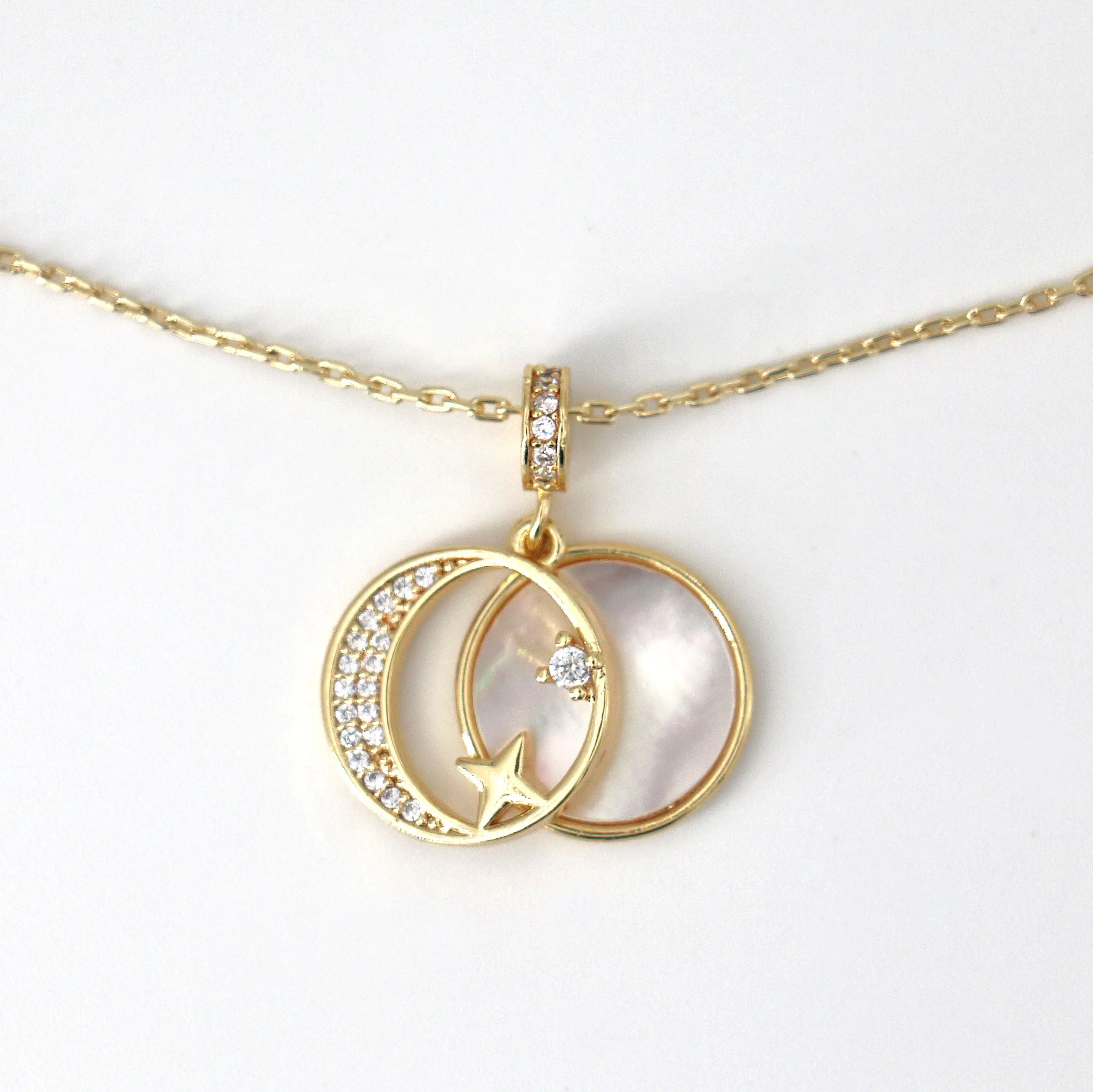 High Quality Moon Shell Romantic Crescent Hollow Pendant Necklace