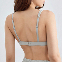 Ladymate ODM/OEM Soutien-gorge plongeant pour femme Couleur unie Soutien-gorge d'entraînement non rembourré Confortable Ribbed Triangle Cup Longline Soutien-gorge sans armatures