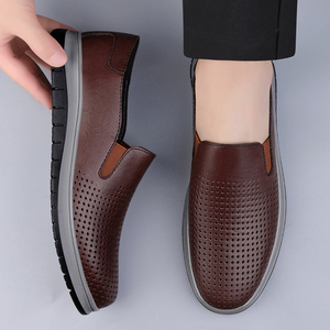 Zapatos de cuero de suela blanda de piel de vaca de capa superior con zapatos casuales transpirables ahuecados para hombres, zapatos perezosos de un pie - Product Image 2