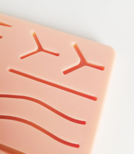 Modelos de Piel de Silicona Duraderos de 3 Capas con Heridas Pre-cortadas para Prácticas Quirúrgicas de Estudiantes de Medicina y Entrenamiento de Sutura - Product Image 5