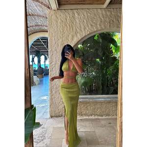 Conjunto de Bikini Verde y Falda de Playa - Product Image 1