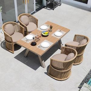 Table à manger d'extérieur en bois, <span class=keywords><strong>terrasse</strong></span> en plein air, chaise en rotin tressé, villa, mobilier d'extérieur en rotin, cour, jardin, ensemble de salle à manger - Product Image 4