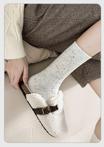 Jingwen OEM Calcetines, Calcetines Térmicos al por Mayor para Mujer, Calcetines de Invierno de Punto Grueso hasta la Pantorrilla, Calcetines de Moda para Mujer - Product Image 4