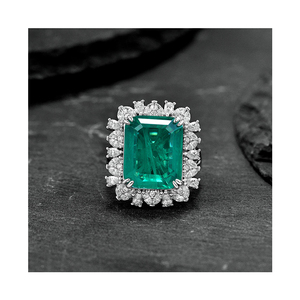 <span class=keywords><strong>Anello</strong></span> di Lusso da Donna in Argento Sterling 925 con <span class=keywords><strong>Smeraldo</strong></span> Sintetico Verde da 9ct a <span class=keywords><strong>Taglio</strong></span> <span class=keywords><strong>Smeraldo</strong></span>, Gioielli da Matrimonio - Product Image 1