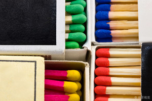 Scatole di Fiammiferi Piccole Ecologiche Rosse con Bastoncini Colorati, Stampa Logo Personalizzata, Scatole di Fiammiferi di Lusso per Uso con Candele - Product Image 5