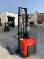 Gerbeur électrique autoporté ELEP-15F 1,5t avec batterie lithium-ion, roues en PU, hauteur de levage 3m-3,5m, pour entrepôt, garantie 1 an