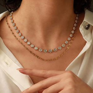 Collier en diamant plaqué or 18 carats, taille brillant ronde, motif pétale de fleur, pour usage quotidien - Product Image 1