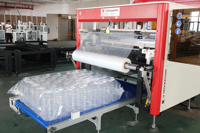 Machine d'emballage automatique complète à servomoteur pour bouteilles vides en plastique HDPE PET (eau, jus, vinaigre, huile, détergent, produits chimiques)