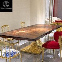 Table à manger rectangulaire de luxe en bois de burl, plateau brillant, base sculptée en laiton doré, table de designer pour maison et villa