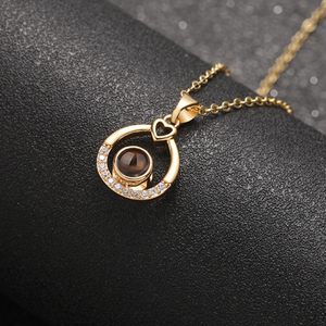 Collana con Proiezione Fotografica Personalizzata '<span class=keywords><strong>Ti</strong></span> <span class=keywords><strong>Amo</strong></span>' in 100 Lingue, Ciondolo Rotondo in Zircone con Immagine Nascosta, Regalo Romantico <span class=keywords><strong>per</strong></span> <span class=keywords><strong>Lei</strong></span> - Product Image 5