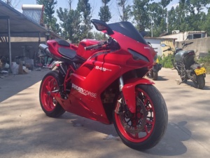 <span class=keywords><strong>Moto</strong></span> Ducati 848 EVO Sport d'occasion, 848cc, refroidissement par eau, adaptée aux pilotes expérimentés, idéale pour les trajets en ville - Product Image 1