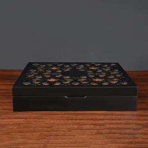 आभूषण बक्से थोक लकड़ी सामग्री चौकोर आकार काले आभूषण पैकिंग बक्से मैट काले उत्कीर्णन लकड़ी के बक्से