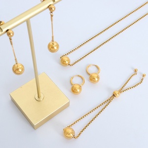Collier Pendentif Perle Dorée Haut de Gamme Style Tendance Hip <span class=keywords><strong>Hop</strong></span> Plaqué Or 18 carats <span class=keywords><strong>en</strong></span> Acier Inoxydable - Product Image 3