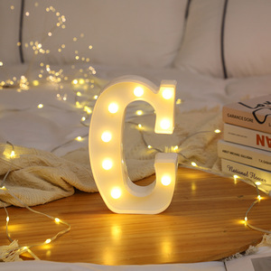 Lettere LED Decorative 'A' Bianche, 26 Lettere Alfabetiche Luminose a Batteria per Compleanni, Natale, Serate di Gala, Lauree - Product Image 3