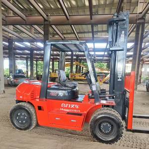 Chariot élévateur HELI d'occasion de 7 tonnes h2000 70 HELI Fourches réglables Moteur 6 cylindres - Product Image 4