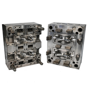 Moule d'injection multi-cavités pour le moulage de plastiques médicaux semi-fixés avec traitement CNC EDM - Product Image 1