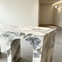Table console rectangulaire en marbre blanc éléphant, style nordique moderne et luxueux, pour entrée, salon ou couloir.