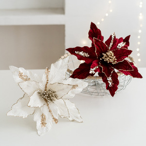 Vente en gros de fleurs de poinsettia artificielles en flanelle de luxe de 26 cm, décorations de Noël et de fêtes en plein air - Product Image 1