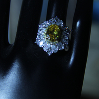 Bague en or blanc 18 carats en forme de fleur jaune naturelle Bague en diamant de style classique Bijoux fins pour le mariage des femmes