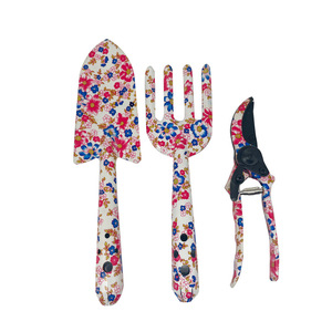 Nouvelle arrivée 3 pièces d'<span class=keywords><strong>outils</strong></span> <span class=keywords><strong>de</strong></span> jardinage floraux pour femmes ensemble d'<span class=keywords><strong>outils</strong></span> <span class=keywords><strong>de</strong></span> jardinage avec belle impression et poignées <span class=keywords><strong>de</strong></span> conception ergonomiques - Product Image 5