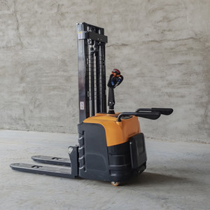 Le chariot élévateur électrique portable économique est en promotion à bas prix et facile à utiliser - Product Image 5