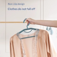 Séchoir à linge domestique sans couture, barre de séchage antidérapante multifonctionnelle à épaules larges, support de rangement en plastique moderne et minimaliste
