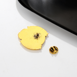 Broche Souvenir Anniversaire du Jour-D en Bronze Antique, Badge Épinglette Émaillée Fleur de Pavot avec Épée Utah Omaha Gold Juno, pour ne pas oublier - Product Image 2