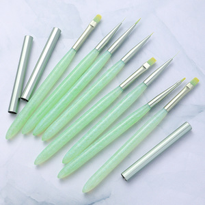 Ensemble de 8 pinceaux pour nail art, manche en résine verte, stylo à gel pour photothérapie, design chrysanthème pour manucure - Product Image 4